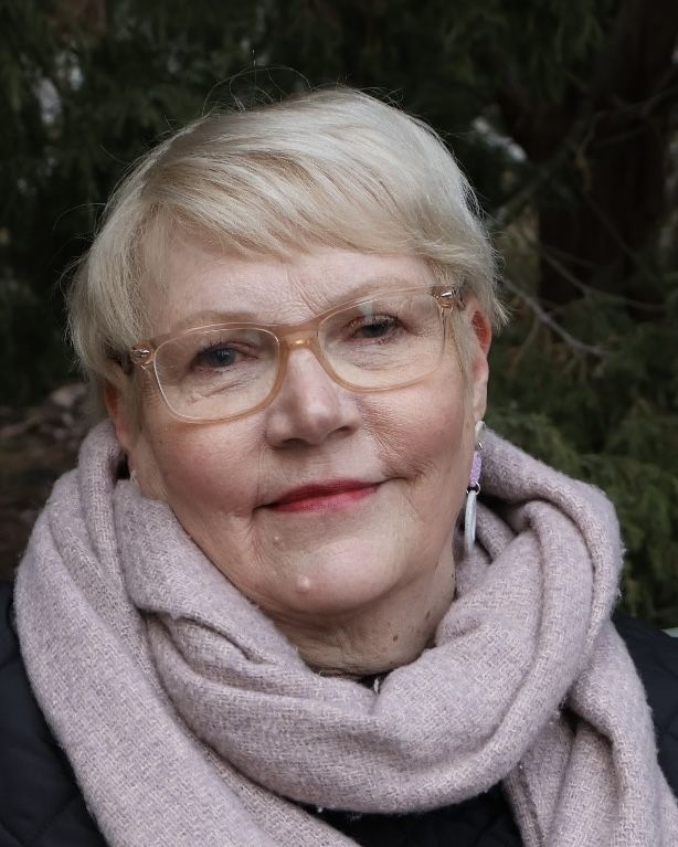 Onnellisen kirjaston opas