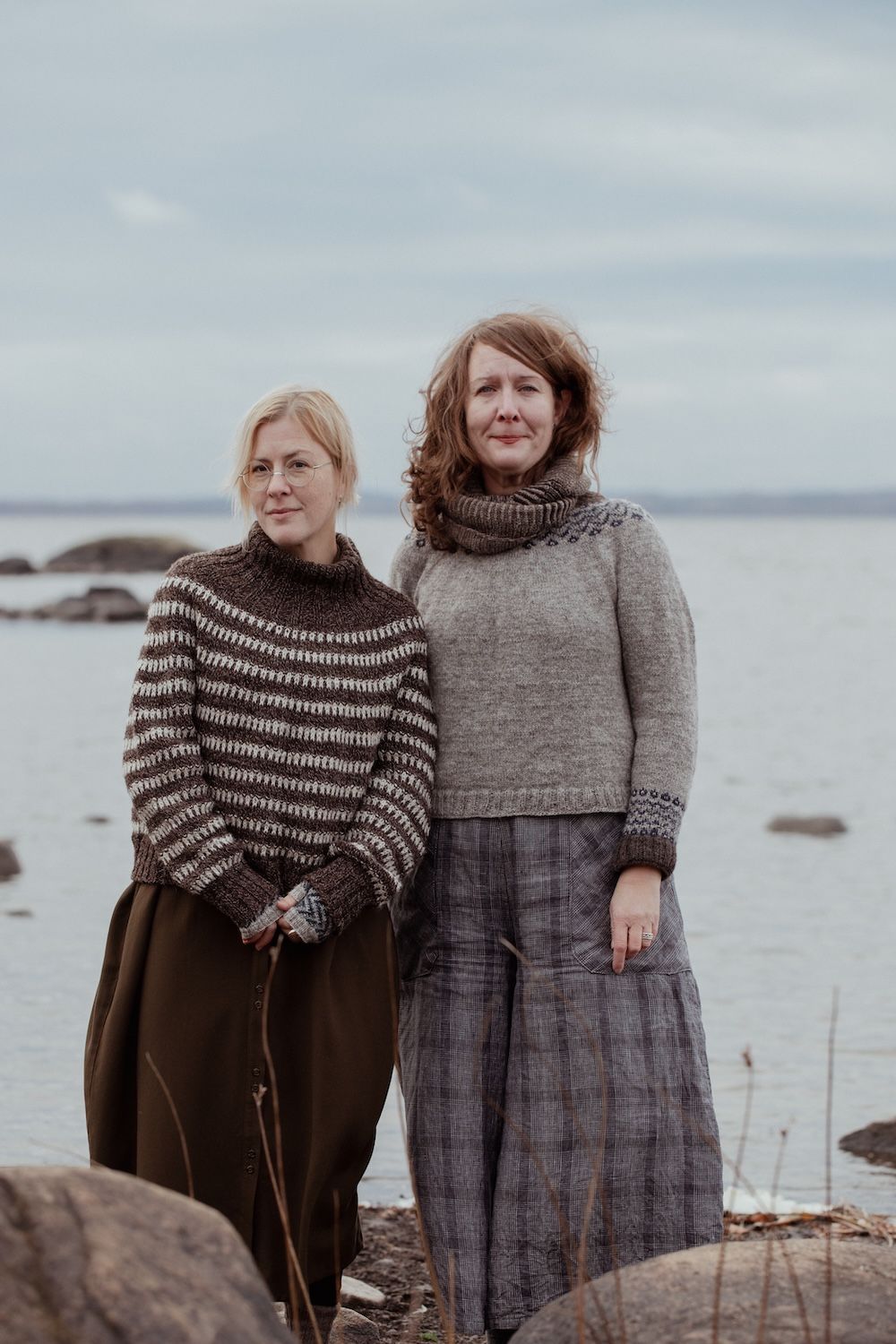 The Island and the Forest: A Knitted Correspondence