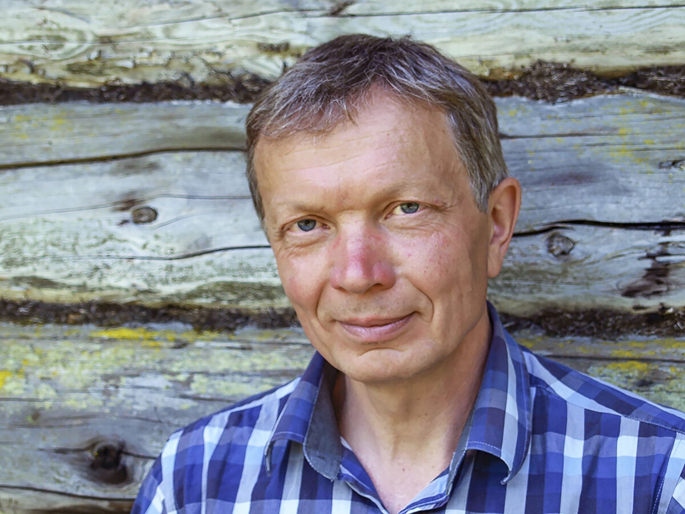 Pienet talot ilta-auringossa